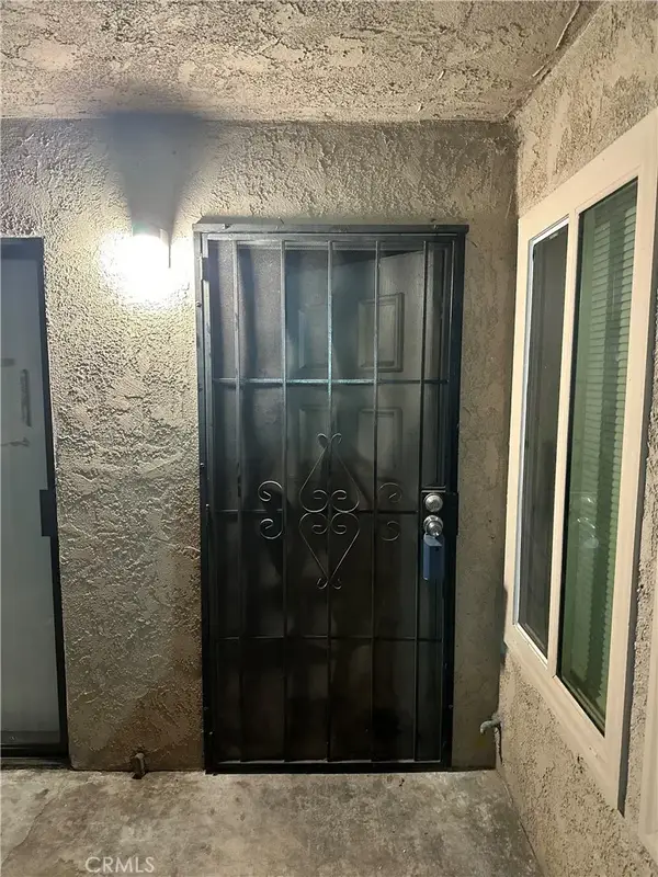 2455 West Acacia Avenue, Hemet, CA 92545