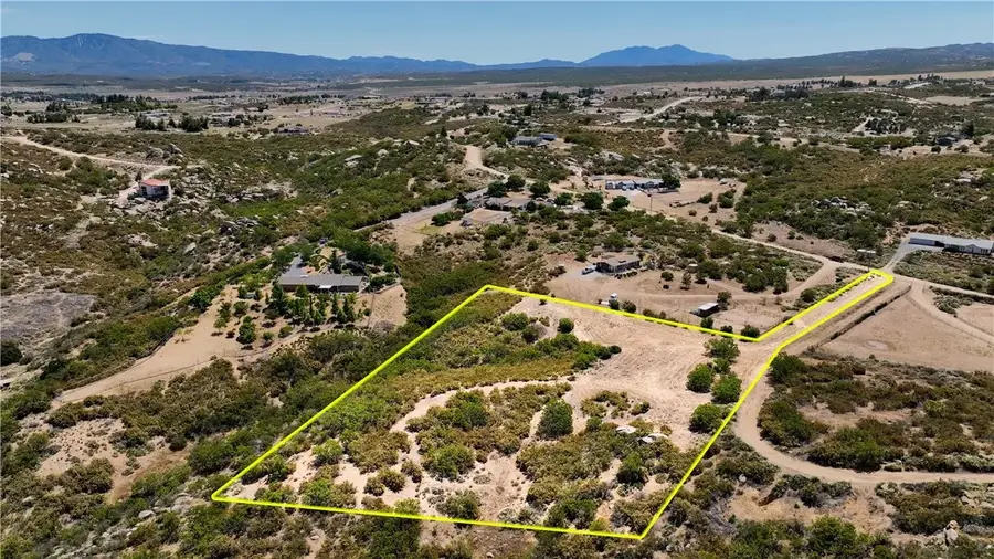 1040 Rolling Hills Dr, Aguanga, CA 92536 - Image #3