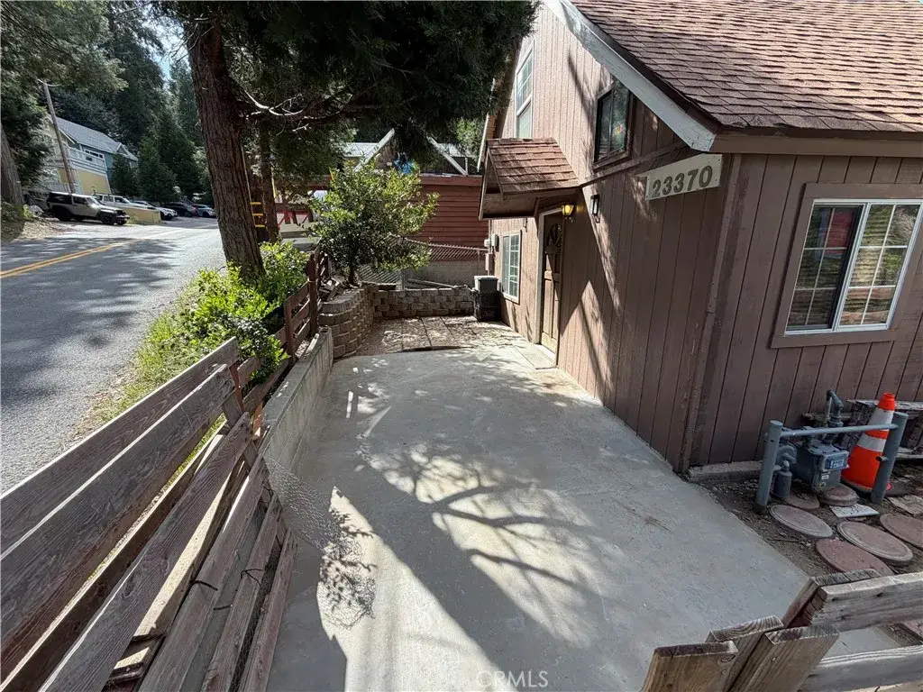 23370 Seeley Way, Crestline, CA 92325 - #1