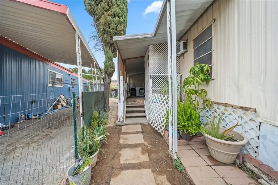 2640 W Rialto #20, San Bernardino, CA 92410 - Image #2