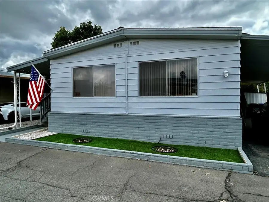 881 N Lake St #210, Hemet, CA 92544 - Image #2