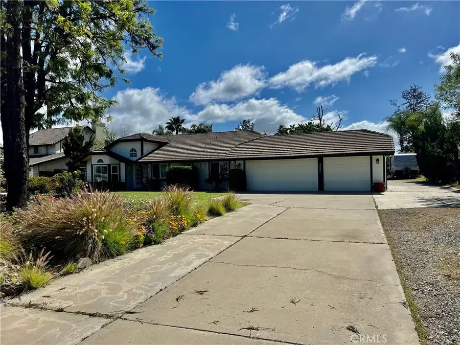 28870 Broken Arrow Cir, Menifee, CA 92584 - Image #2