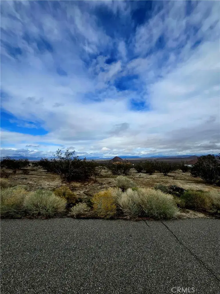 1 Twinn Buttes Avenue, California City, CA 93505 - Image #2