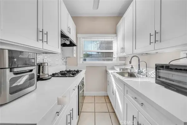 4125 S Figueroa Street #218, Los Angeles, CA 90037