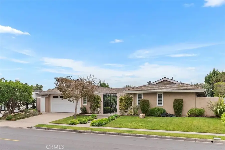 1015 Nottingham Road, Newport Beach, CA 92660 - Image #2