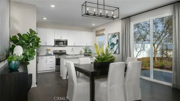 2437 Gunner Ridge Way, Rialto, CA 92377