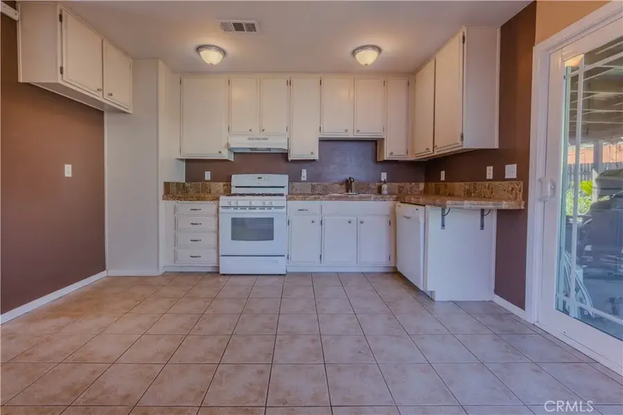 1103 Roosevelt, Lake Elsinore, CA 92530 - Image #2