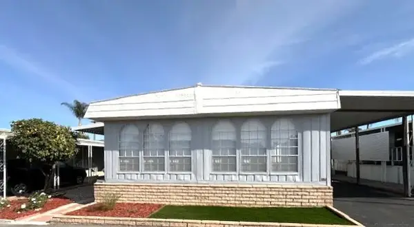 881 N. Lake Street #204, Hemet, CA 92544