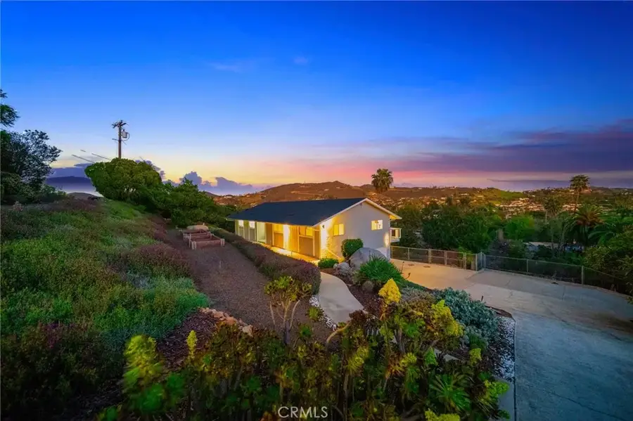 358 Sunrise Circle, Vista, CA 92084 - #2