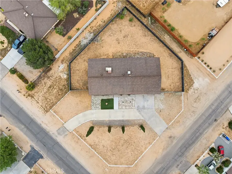 19125 Shoshonee Road, Apple Valley, CA 92307 - #2