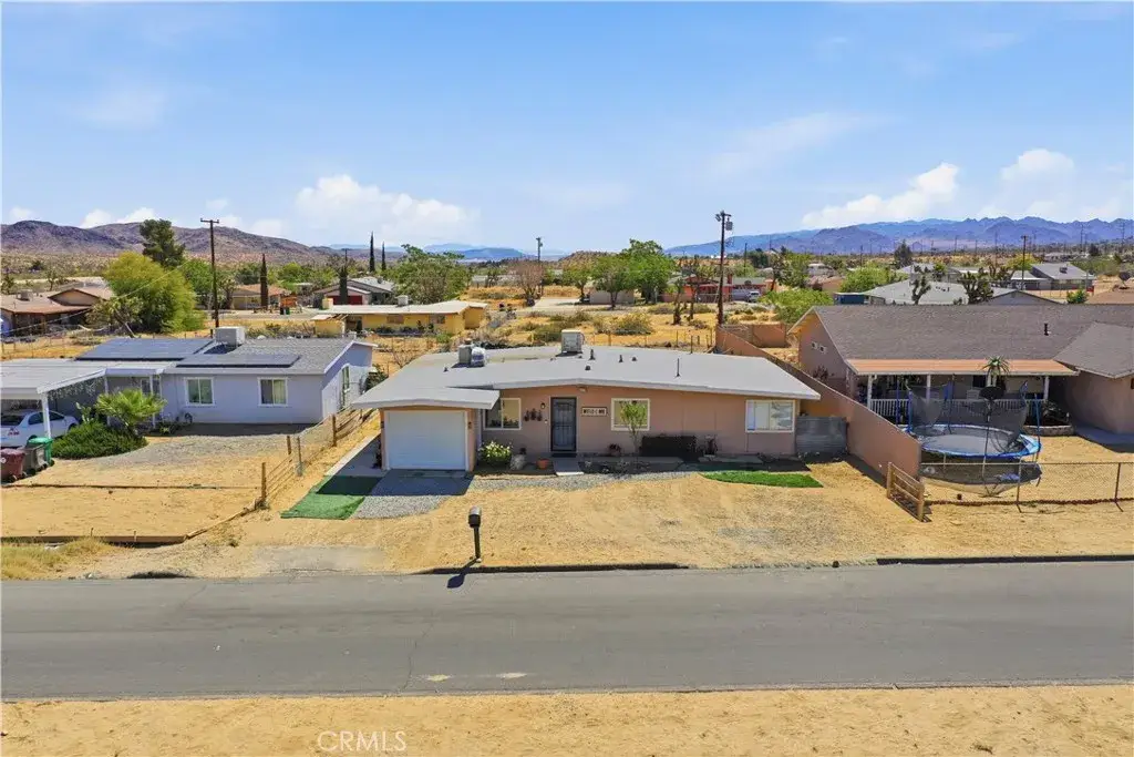 6327 Linda Lee Drive, Yucca Valley, CA 92284 - #1
