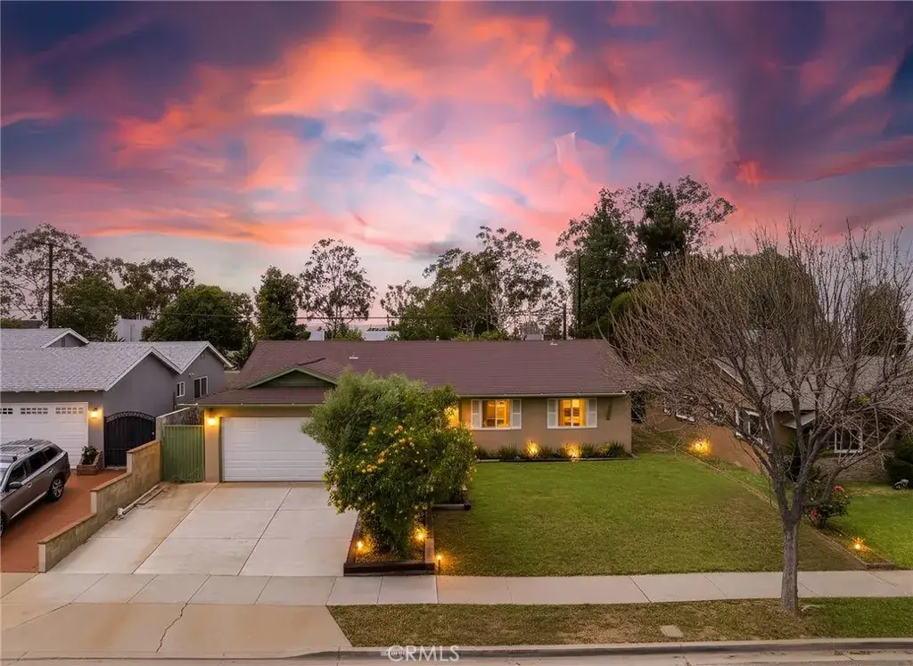 1040 Sapphire Lane, Corona, CA 92882 - #1