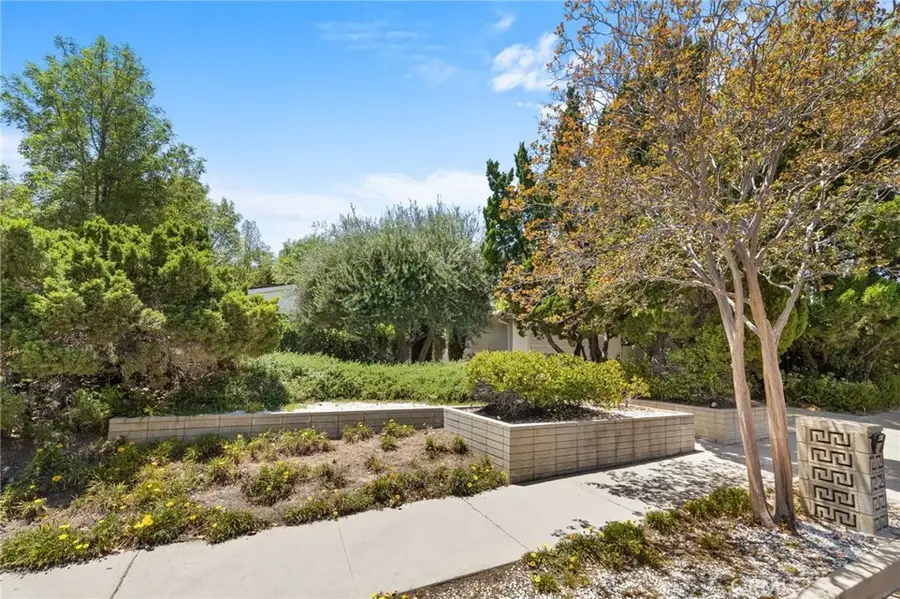 12729 Jolette Avenue, Granada Hills, CA 91344 - #2