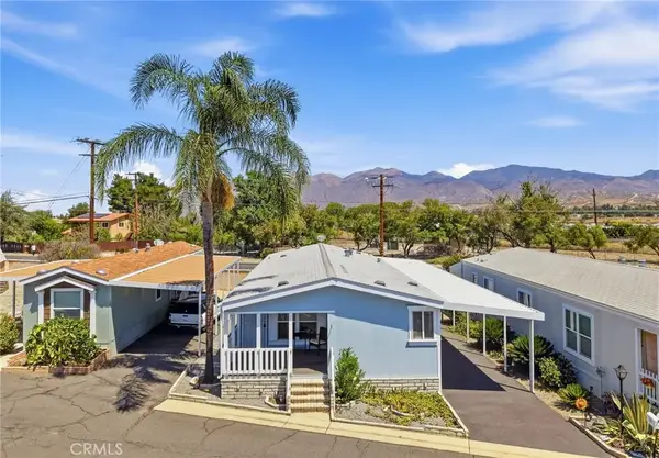 880 N Lake #49, Hemet, CA 92544