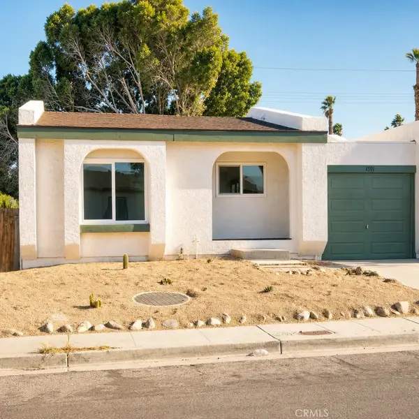 1501 E Twin Star, Palm Springs, CA 92262