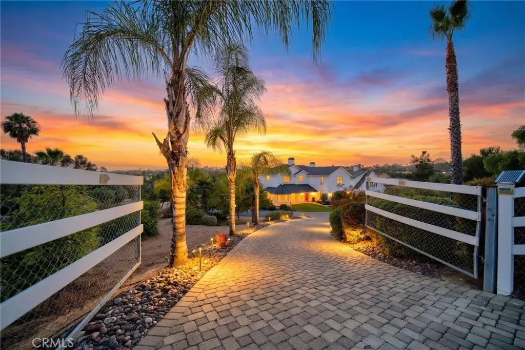 1130 Sierra Bonita, Fallbrook, CA 92028 - #1