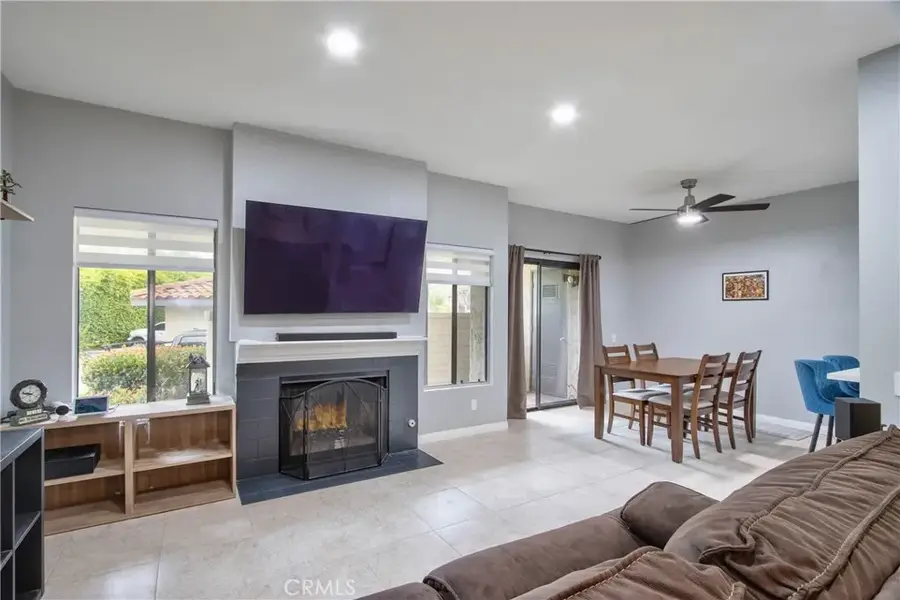926 Lupine Hills Drive #15, Vista, CA 92081 - #2
