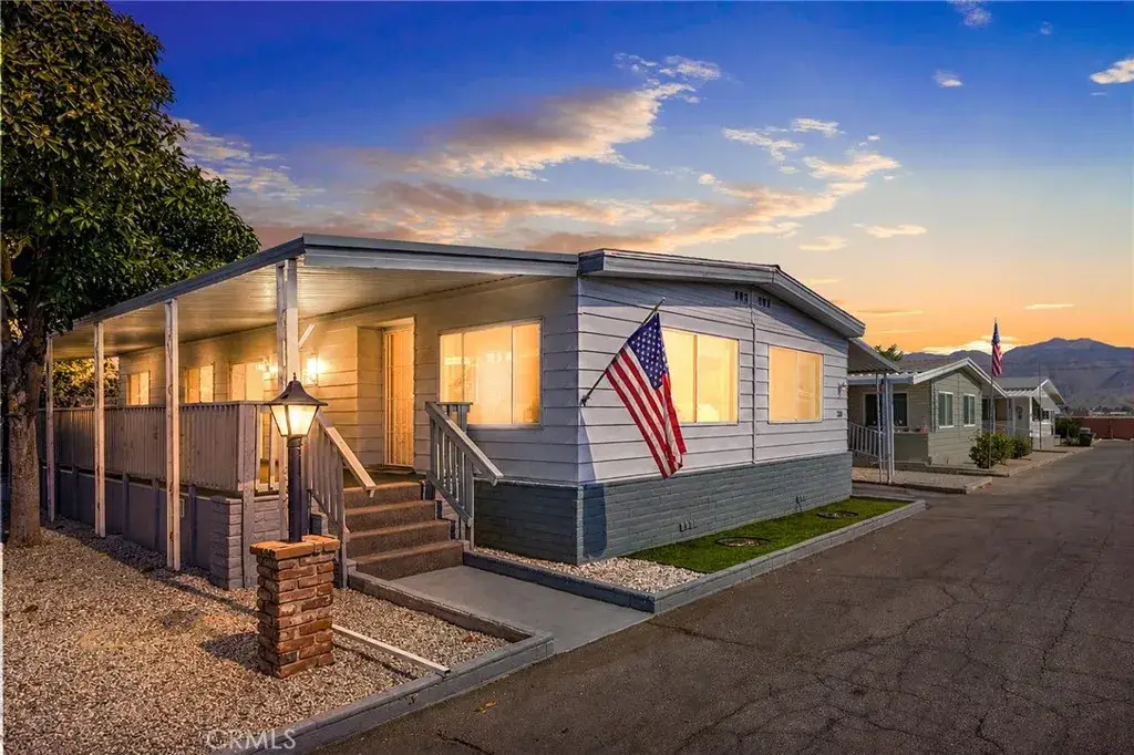 881 N Lake #210, Hemet, CA 92544 - #1