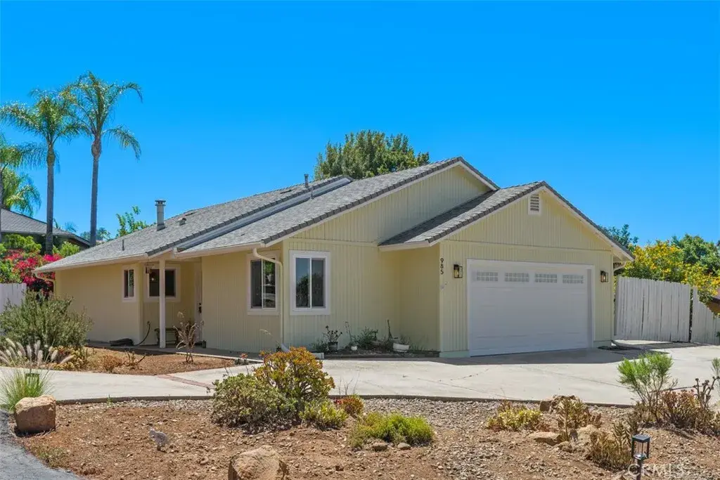 985 N Main, Fallbrook, CA 92028 - #1