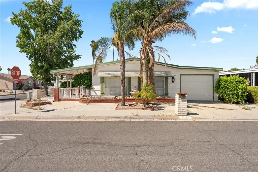 1290 Vista Grande, Hemet, CA 92543 - #1