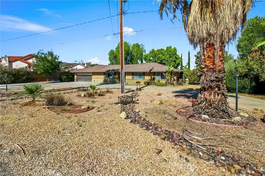 27307 Hemet, Hemet, CA 92544 - #2
