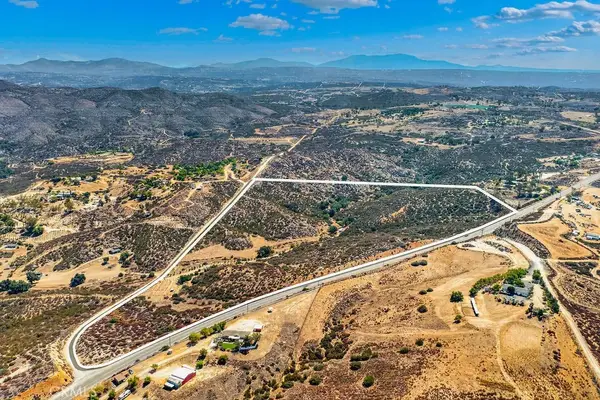 40200 E Benton, Hemet, CA 92544