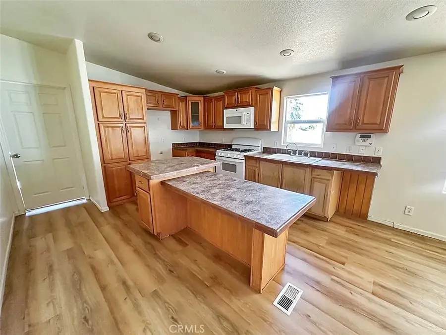 2450 E Hobsonway #10, Blythe, CA 92225 - #3
