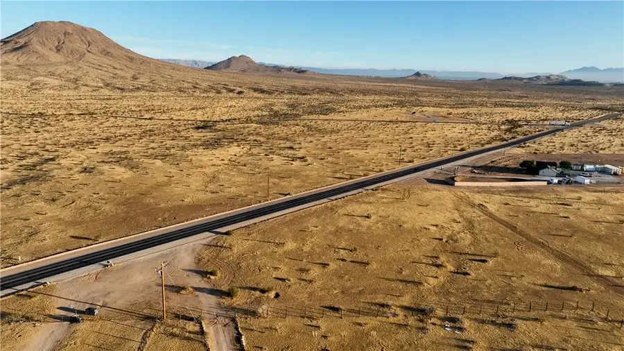4 Stoddard Wells, Apple Valley, CA 92307 - #2