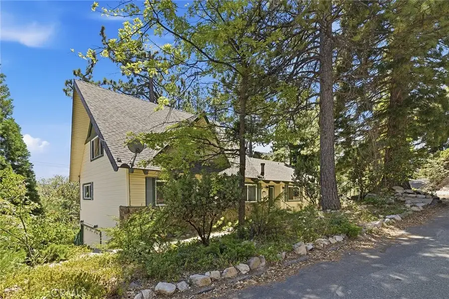 943 Nadelhorn Drive, Lake Arrowhead, CA 92352 - #3
