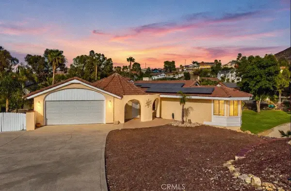 22032 W San Joaquin Drive, Canyon Lake, CA 92587