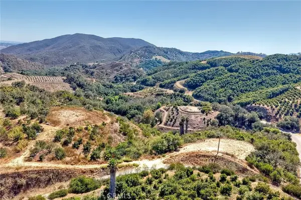 1 Via De Los Robles, Temecula, CA 92590