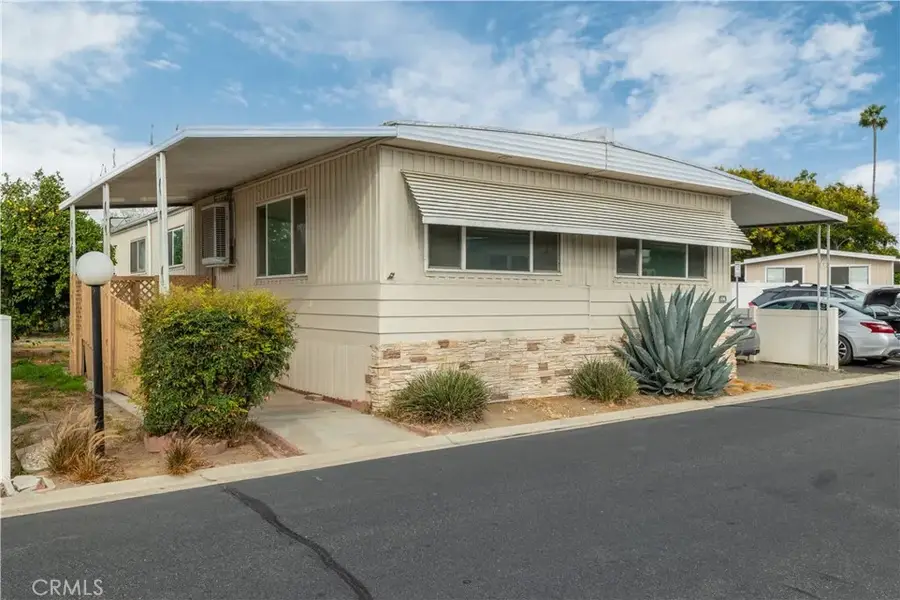 3825 Crestmore #406, Riverside, CA 92509 - #3