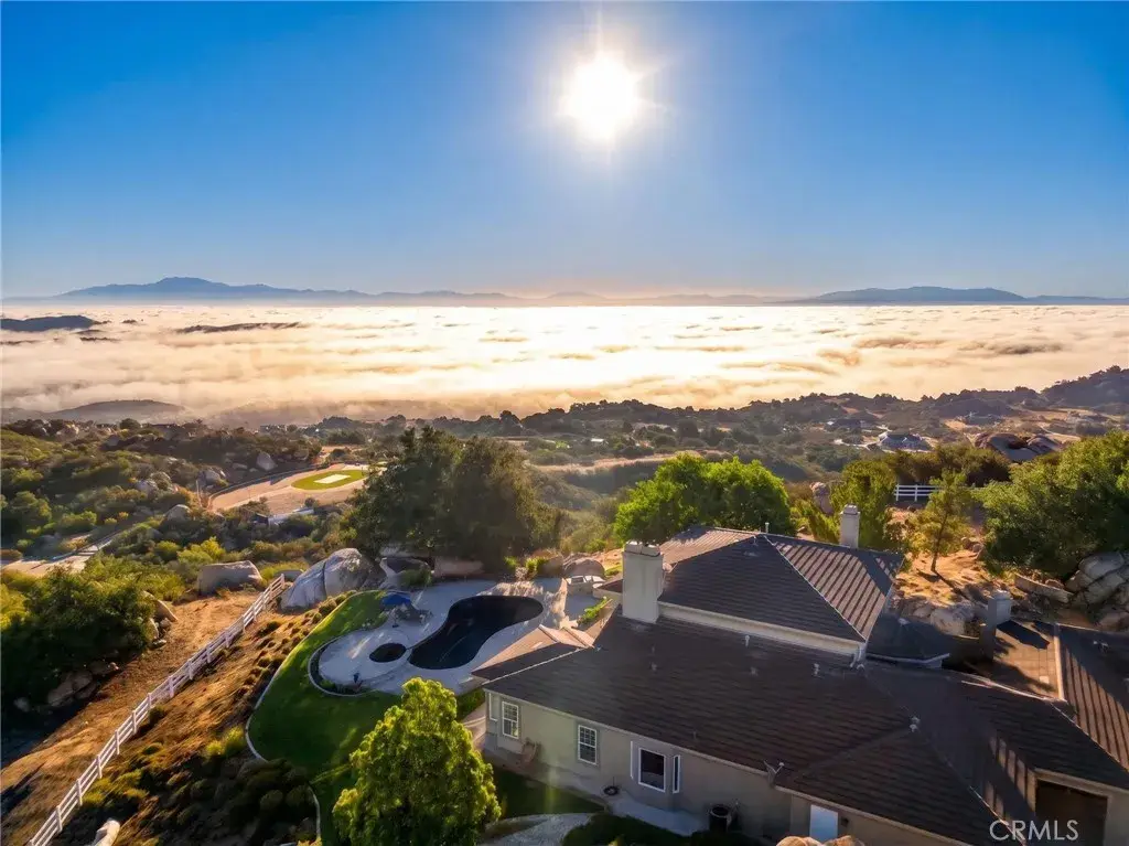 17650 Calle Pescar, Murrieta, CA 92562 - #1
