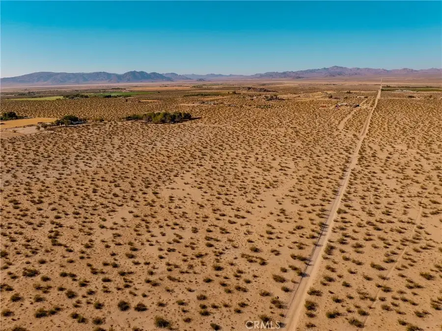 1 Fairlane Rd, Lucerne Valley, CA 92356 - #3