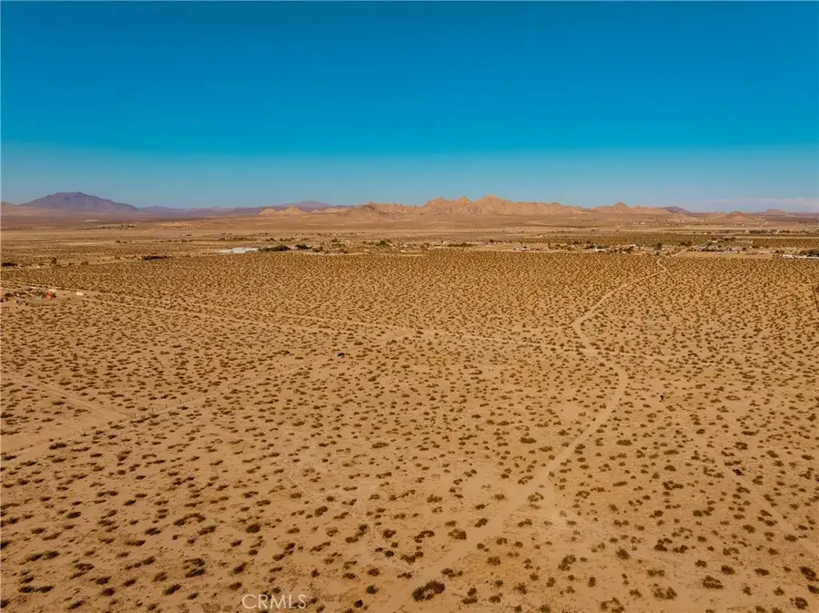 2 Fairlane Rd, Lucerne Valley, CA 92356 - #2