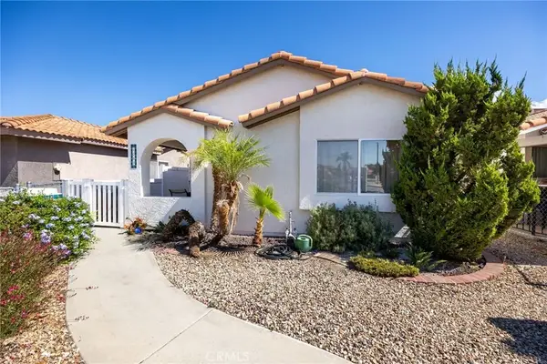 1083 Sombra Way, San Jacinto, CA 92582