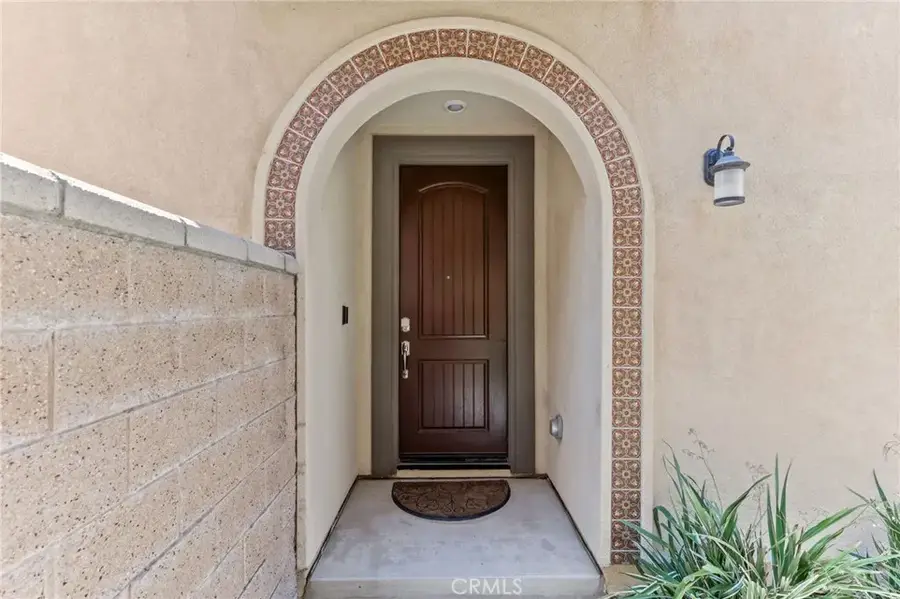 5873 Oatfield Avenue, Corona, CA 92880 - Image #3