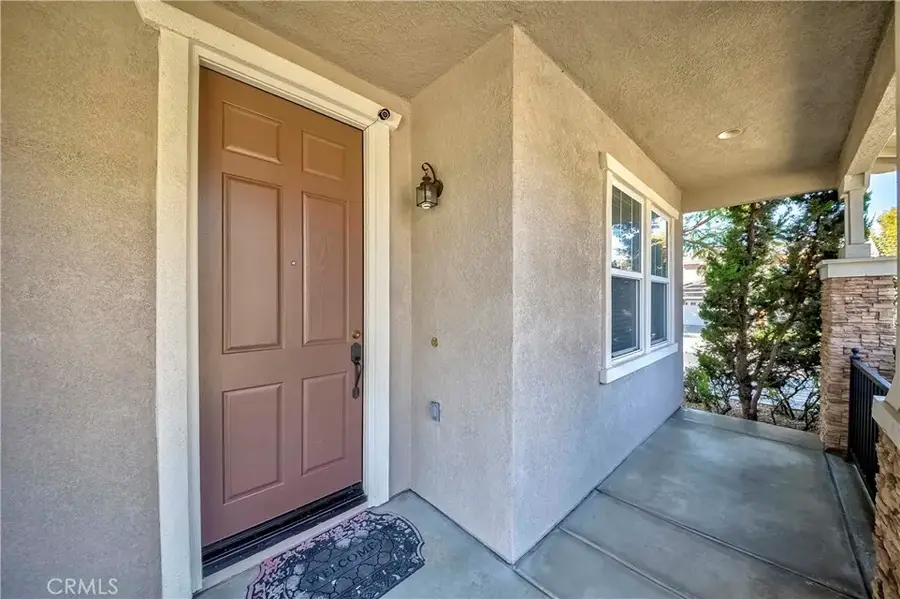 15841 Snowy Peak Lane, Fontana, CA 92336 - Image #3
