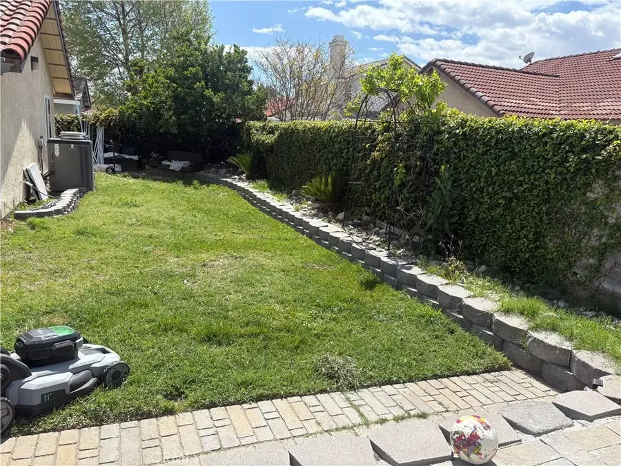 956 N Sandalwood, Rialto, CA 92376 - Image #2