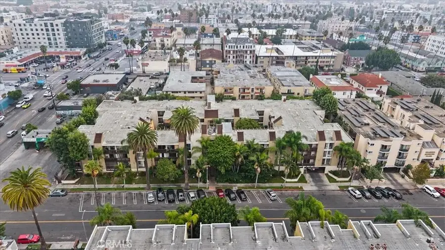 320 S Ardmore, Los Angeles, CA 90020 - Image #2