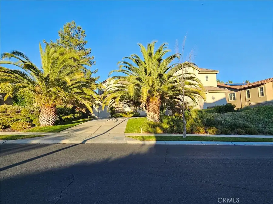 21892 Thimbleberry Court, Corona, CA 92883 - Image #3