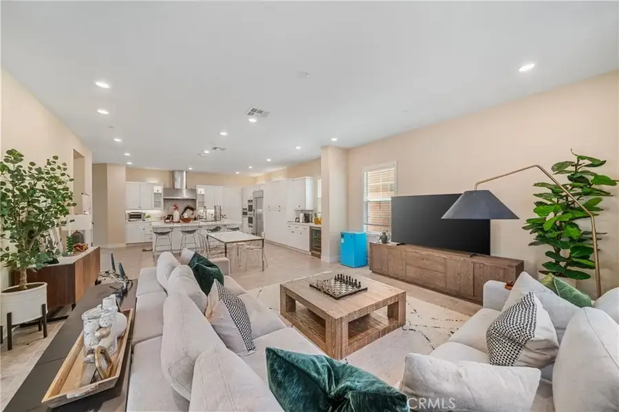 81 Pelican Lane, Irvine, CA 92618 - Image #3