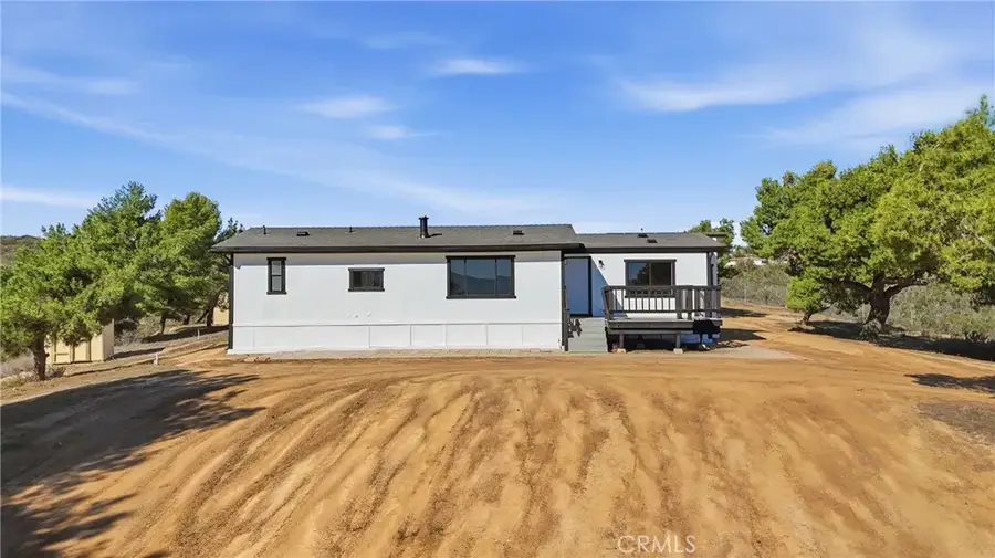 40270 Vans Vision Road, Hemet, CA 92544 - Image #2