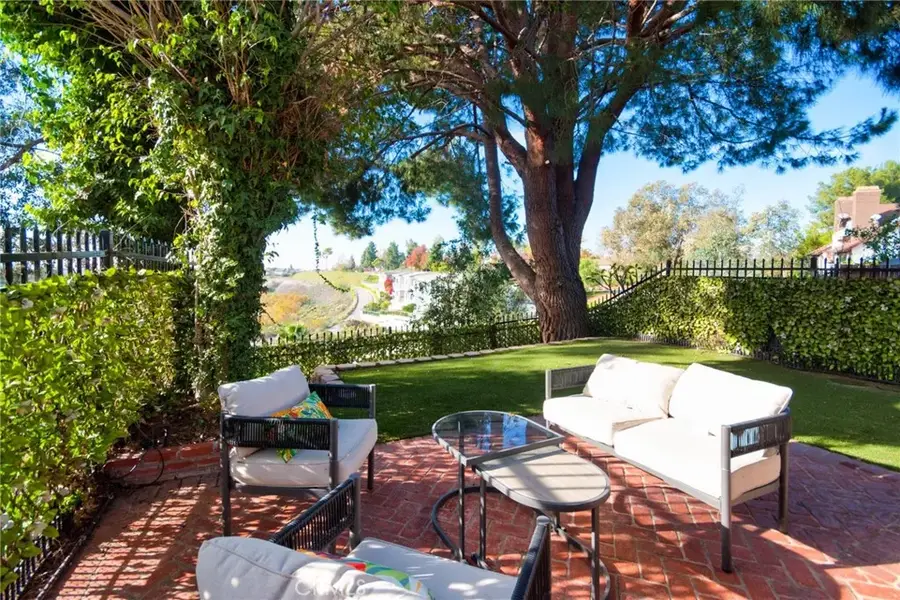 950 S Rim Crest, Anaheim Hills, CA 92807 - Image #3