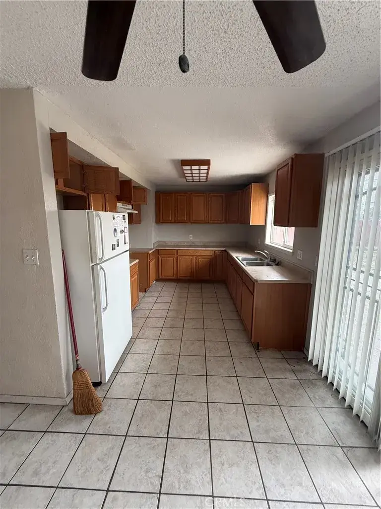 1148 E Virginia Way, Barstow, CA 92311 - #3