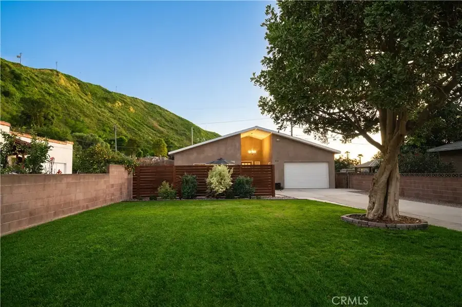 212 E Barnett Street, San Buenaventura Ventura, CA 93001 - #2