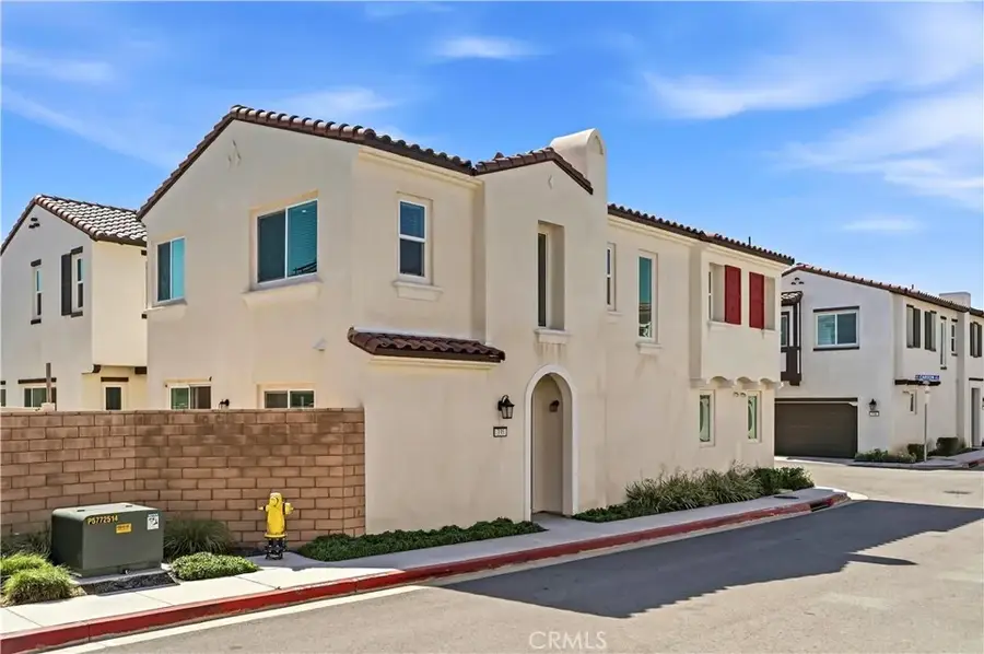 335 Carson Ct, Rialto, CA 92376 - #2