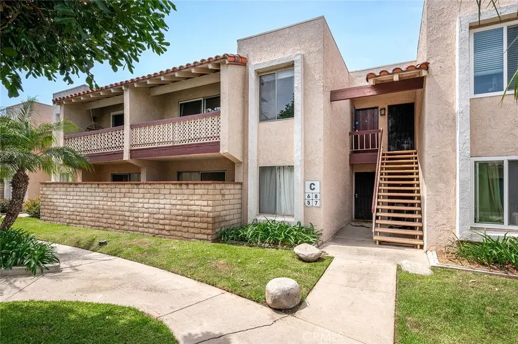 700 W La Veta #C6, Orange, CA 92868 - #1