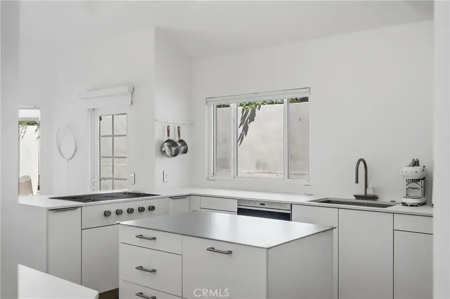 411 Woodcliffe, Pasadena, CA 91105 - #3