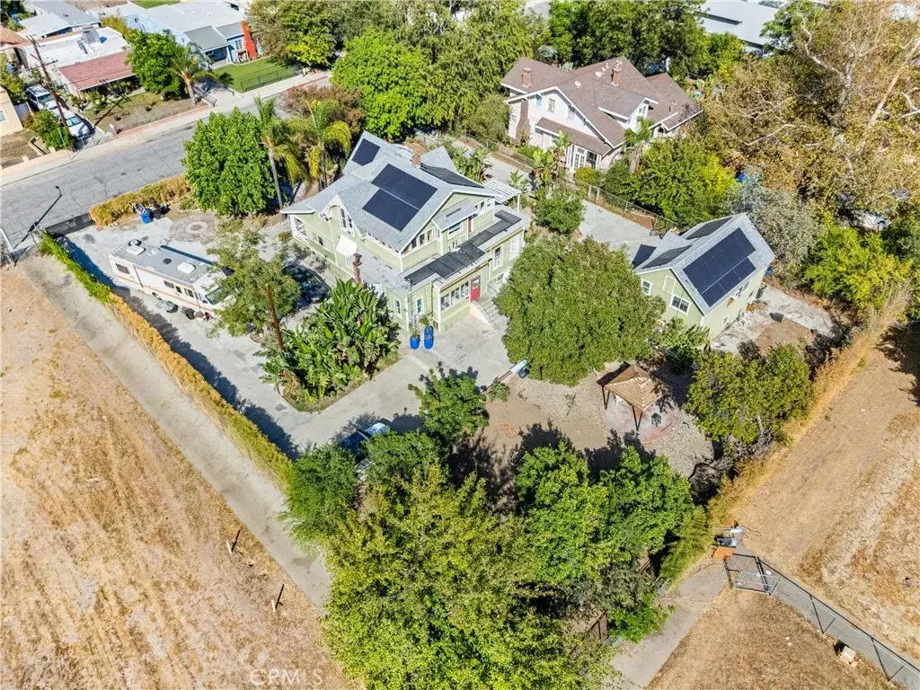 850 E Columbia, Pomona, CA 91767 - #1